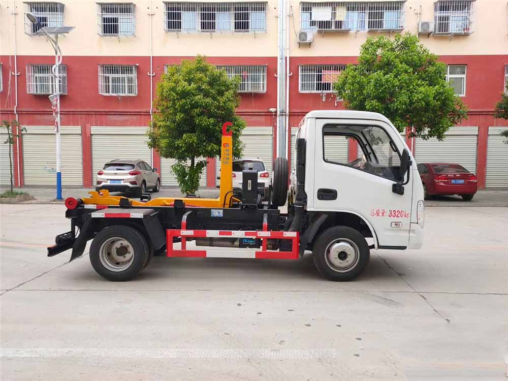 國(guó)六3方 躍進(jìn) 勾臂垃圾車(chē)