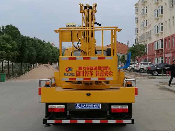 東風(fēng)凱普特14米高空作業(yè)車(chē)